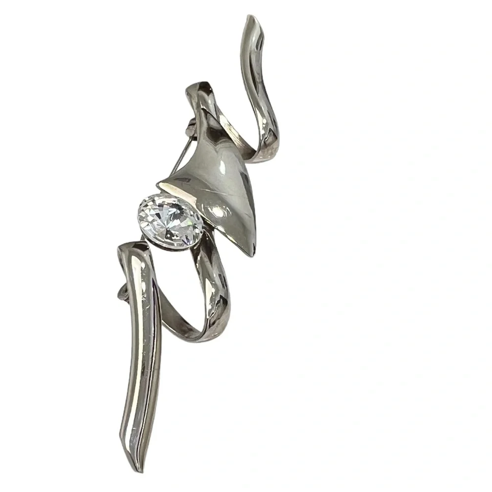 VINTAGE ARTISTIC SILVER TONE SQUIGGLE & CRYSTAL BROOCH